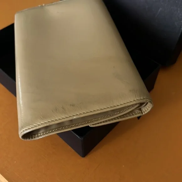 Authentic Prada wallet - Picture 5 of 12